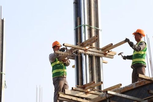 Khí thế thi đua '60 ngày đêm' trên công trường trường học biên giới Pha Long