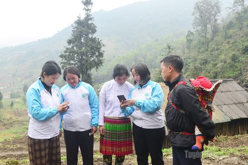 Sóng số về bản: Mở cánh cửa bình đẳng cho phụ nữ vùng cao