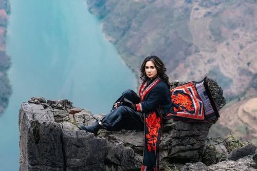 Diva Thanh Lam 'phải lòng' Cao nguyên đá Đồng Văn