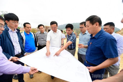 Phó Chủ tịch Thường trực UBND tỉnh Nguyễn Mạnh Tuấn kiểm tra tiến độ thực hiện Dự án Cải tạo, nâng cấp tuyến đường cách mạng và đường Hồ Chí Minh