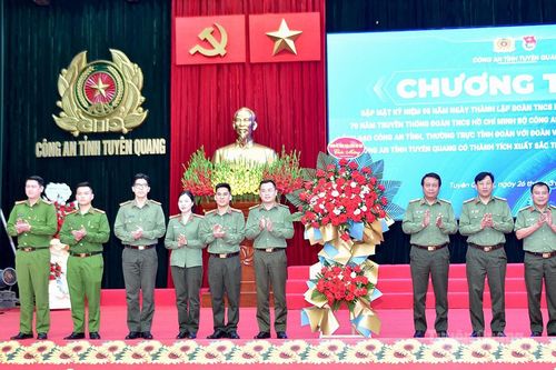 Tuyên dương 20 thanh niên Công an tỉnh Tuyên Quang có thành tích xuất sắc trong công tác, chiến đấu