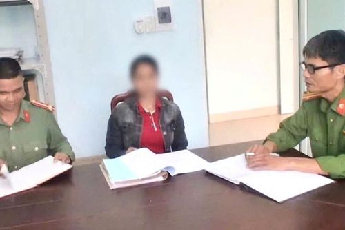 Hỗ trợ người phụ nữ Cơ Tu nhận lại 60 triệu đồng chuyển nhầm