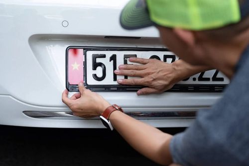 Ô tô có được lắp 2 biển số dài? Quy định mới nhất về cấp đổi biển số xe