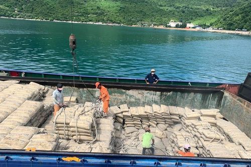 Tổng công ty VICEM đề xuất giảm thuế suất thuế xuất khẩu clinker về mức 0%