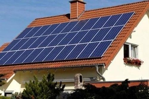 Nhà xây mới ở Anh phải lắp pin mặt trời từ 2028