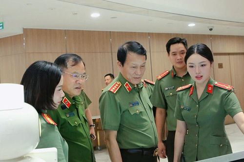 Nữ Thượng úy Công an với sáng kiến đưa AI vào giải bài toán hành chính công