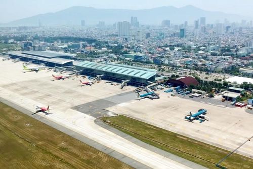 Gỡ 'nút thắt' quá tải Sân bay quốc tế Đà Nẵng: Cần giải pháp đồng bộ, kịp thời
