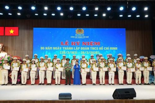 Công an TP Huế tuyên dương nhiều tập thể, cá nhân tiêu biểu trong phong trào thanh niên