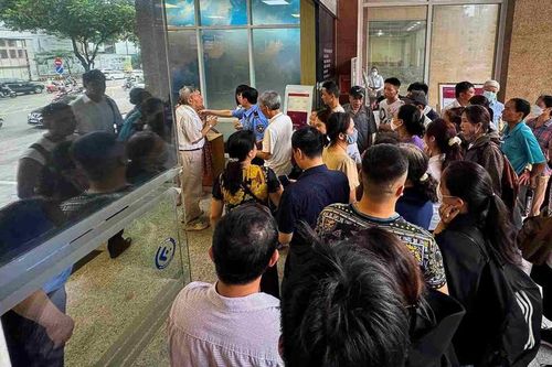 Mua vàng trên giấy có đáng lo không?