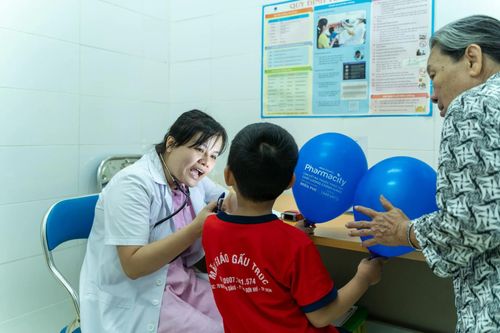 Chung tay vì sức khỏe cộng đồng: Hơn 300 trẻ em cùng người dân địa phương được khám sức khỏe, tư vấn dinh dưỡng tại TP.HCM