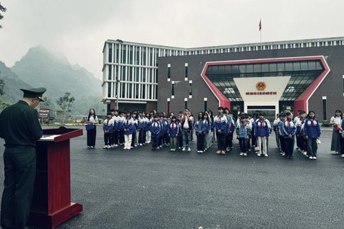 Tuyên truyền 3 văn kiện pháp lý về biên giới đất liền Việt Nam - Trung Quốc cho 348 giáo viên, học sinh