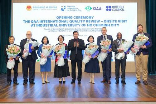 IUH đặt dấu mốc kiểm định theo tiêu chuẩn của Vương quốc Anh