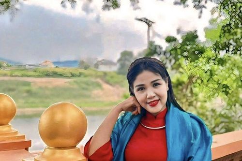 Nữ NSND đình đám làng chèo: Có con riêng vẫn khiến đại gia xây dựng kém 7 tuổi si mê suốt 20 năm