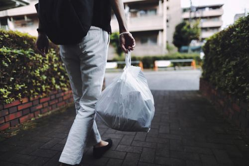 Vì sao ở Nhật Bản có rất ít thùng rác nơi công cộng?