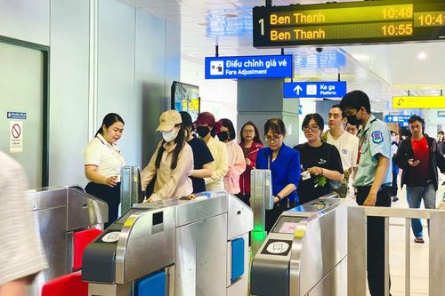 Giá xăng tăng: 'Cú hích' cho lối sống xanh và tiết kiệm