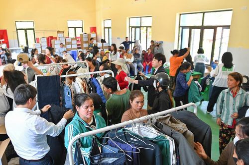 Chương trình RE.UNIQLO đến với người vùng cao tại Đà Nẵng