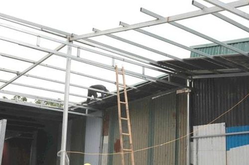 Phường Hoàng Liệt cưỡng chế công trình vi phạm đất đai tại đường Tựu Liệt