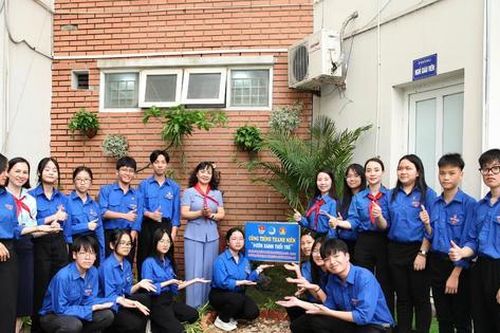 Ngày hội 'Thiếu nhi vui khỏe - Tiến bước lên Đoàn' tại Trường THCS Chu Văn An