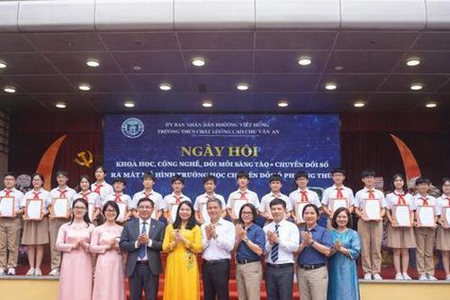Ra mắt mô hình 'Trường học chuyển đổi số' tại Trường THCS chất lượng cao Chu Văn An