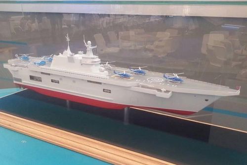 Nga nỗ lực hoàn thiện tàu đổ bộ đa năng Dự án 23900