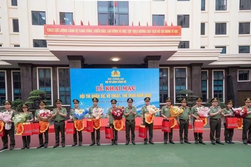 Không ngừng nâng cao trình độ nghiệp vụ, pháp luật, rèn luyện sức khỏe, hoàn thành nhiệm vụ sỹ quan Cảnh vệ