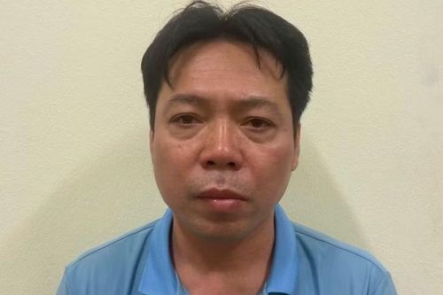 Khởi tố tài xế sử dụng điện thoại trong lúc lái xe, gây tai nạn làm 2 người tử vong