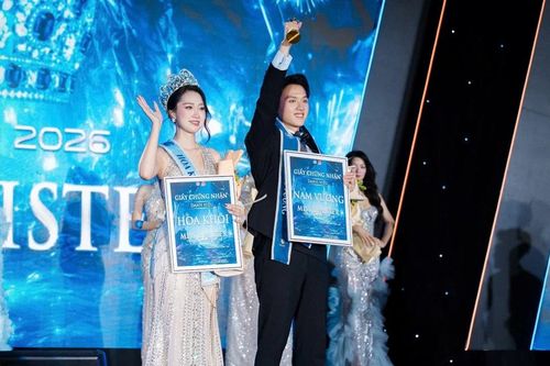 Trương Nhật Quân đăng quang Nam vương 'Miss & Mister TMU 2026'