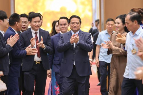 Thủ tướng: Lắng nghe, chia sẻ với doanh nghiệp bằng trái tim