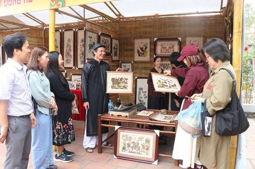 Trưng bày 4 dòng tranh dân gian Việt Nam
