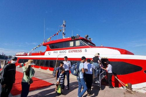Tàu cao tốc Phú Quốc Express hoạt động trở lại tuyến Sa Kỳ - Lý Sơn
