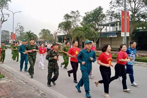 Sôi nổi Ngày chạy Olympic vì sức khỏe toàn dân trên quê hương Bác Hồ