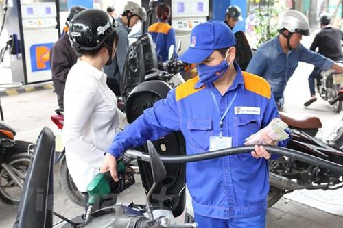 Giá xăng dầu giảm mạnh từ 0 giờ ngày hôm nay 27/3, xăng RON95-III giảm hơn 5.600 đồng/lít