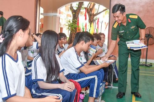 Bộ Quốc phòng kiểm tra công tác tuyển sinh quân sự tại Vĩnh Long