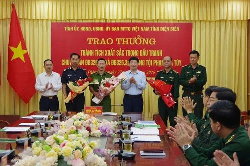 Điện Biên trao thưởng thành tích xuất sắc trong đấu tranh phòng, chống tội phạm ma túy