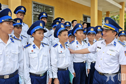 Giải quyết dứt điểm những khó khăn trong huấn luyện chiến sĩ mới