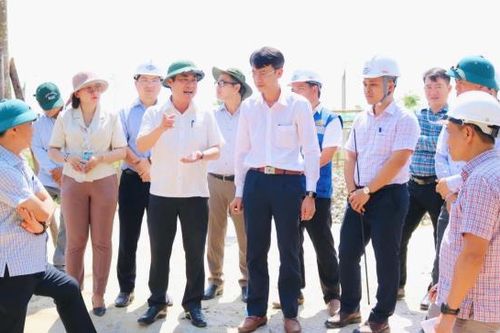 Khơi thông nguồn lực hạ tầng giao thông và đất đai