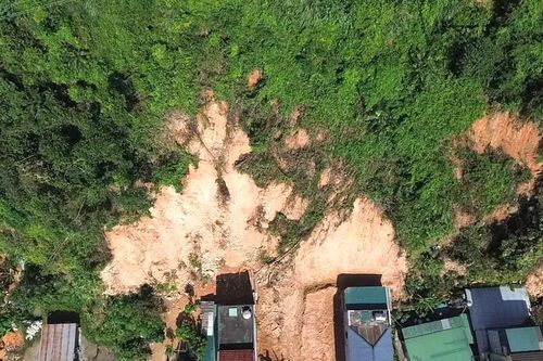 Nghệ An công bố tình huống khẩn cấp về sạt lở đất