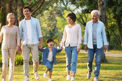 Mách nhỏ những hành động giúp thắt chặt tình cảm ông bà với con cháu