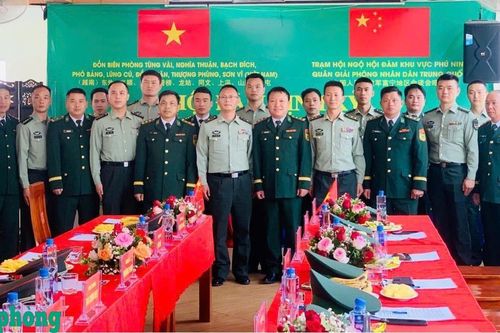Hội đàm giữa 8 đồn Biên phòng tỉnh Tuyên Quang (Việt Nam) với Trạm Hội ngộ hội đàm biên phòng khu vực Phú Ninh (Trung Quốc)