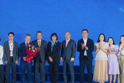 Văn hóa với doanh nghiệp - 'hạ tầng mềm' của năng lực cạnh tranh quốc gia