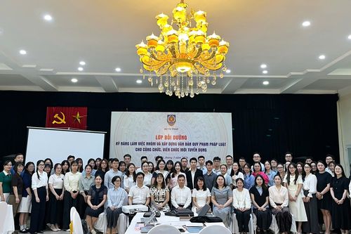 Bồi dưỡng kỹ năng xây dựng văn bản cho công chức, viên chức mới tuyển dụng