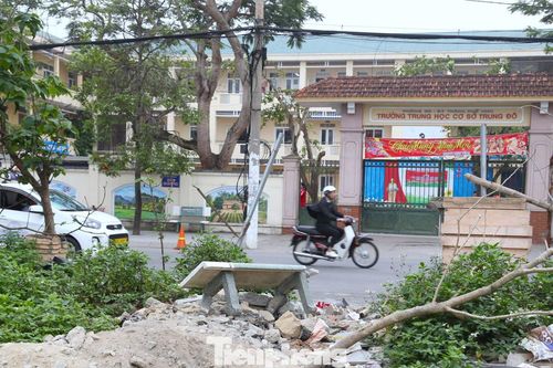 Gần 2ha đất vàng thành bãi rác, án ngữ ngay trước trường học ở Nghệ An