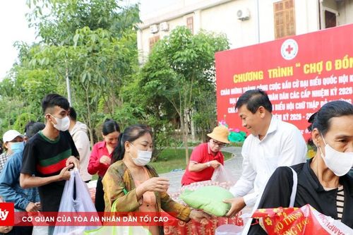 Trao yêu thương, khơi dậy nghĩa tình qua 'Phiên chợ 0 đồng'