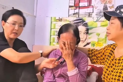 Nghệ sĩ Phụng Nghi: Sáng bán vé số, tối nhặt ve chai nhưng từ chối 1 cây vàng