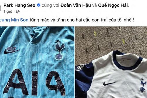 HLV Park Hang Seo tặng quà đặc biệt cho Văn Hậu và Quế Ngọc Hải