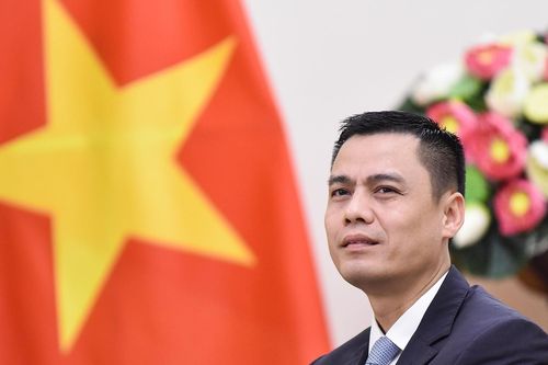 Thủ tướng quyết định nhân sự Bộ Ngoại giao, Bộ Giáo dục và Đào tạo