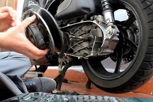 Xe máy có cần bảo dưỡng định kỳ đúng mốc hay 'hỏng đâu sửa đó'?
