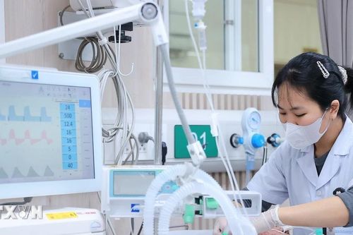 Cao Bằng ký kết thỏa thuận hợp tác phát triển y tế với Bệnh viện Bạch Mai