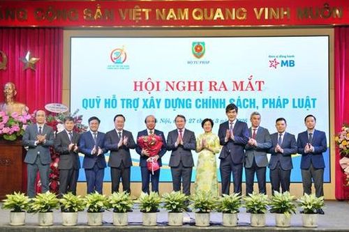 Ra mắt Quỹ hỗ trợ xây dựng chính sách, pháp luật