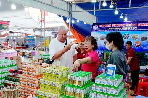 Hải Phòng: Sôi động hội chợ thương mại, du lịch, thủy sản Cát Bà 2026